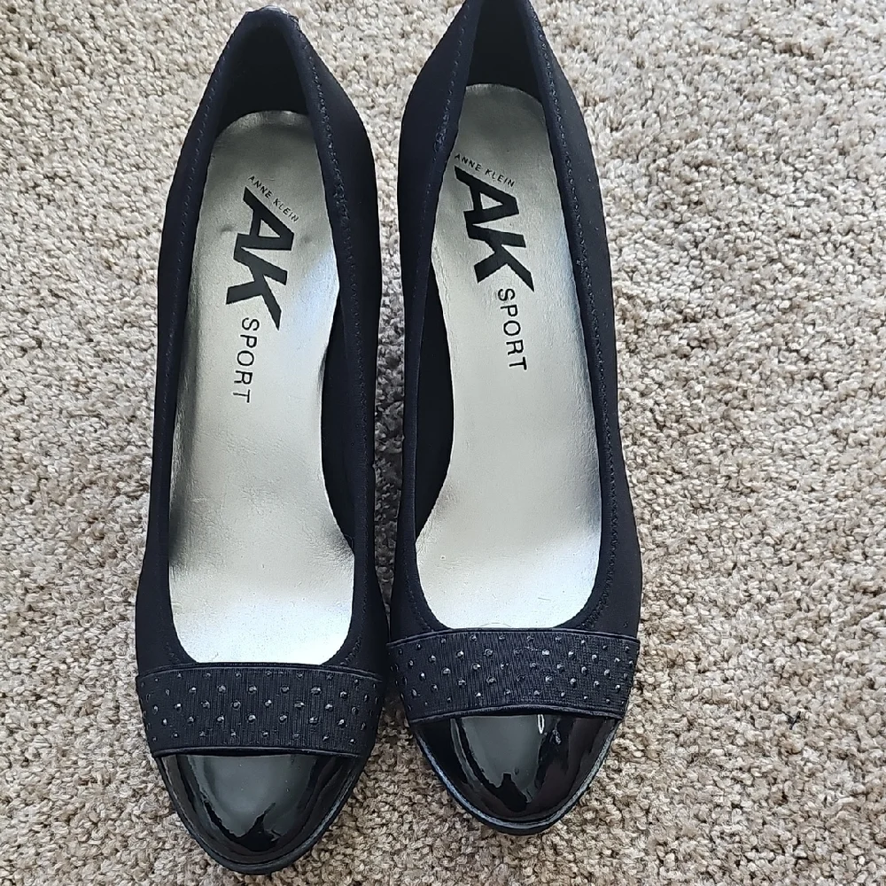 Anne Klein Women's‎ Black Wedge Heels with Glossy Toe Size 11